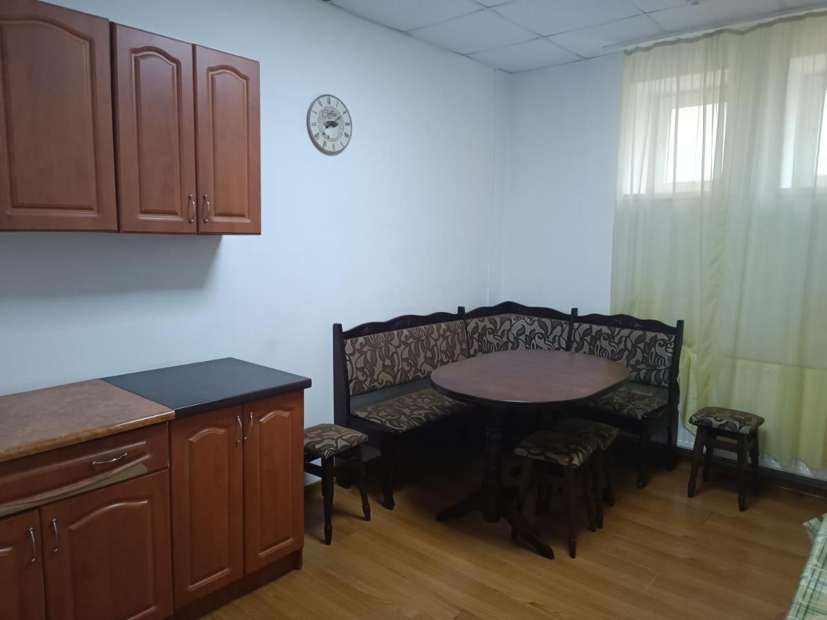 Apartments Domovik On Valenberga 3 Мукачево Екстер'єр фото