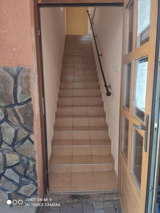 Apartments Domovik On Valenberga 3 Мукачево Екстер'єр фото