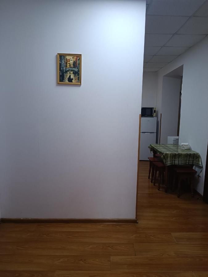 Apartments Domovik On Valenberga 3 Мукачево Екстер'єр фото